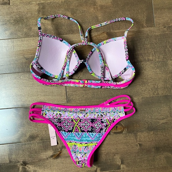 Victoria Secret Bikini - Picture 2 of 4